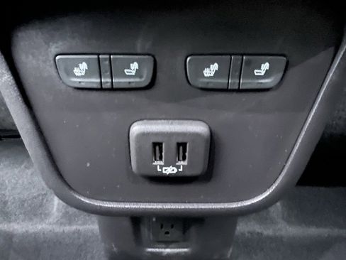 Certified 2024 Chevrolet Equinox Premier image 23