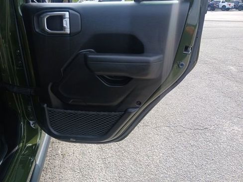 Used 2022 Jeep Gladiator Sport AWD/4WD image 21