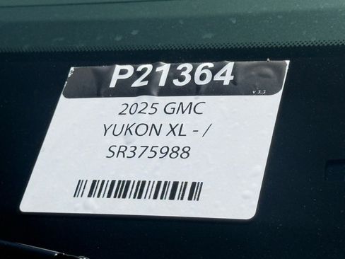 Used 2025 GMC Yukon XL Denali AWD/4WD image 33