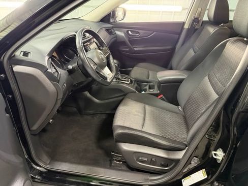 Used 2018 Nissan Rogue SV w/ Sun & Sound Touring Package AWD/4WD image 7