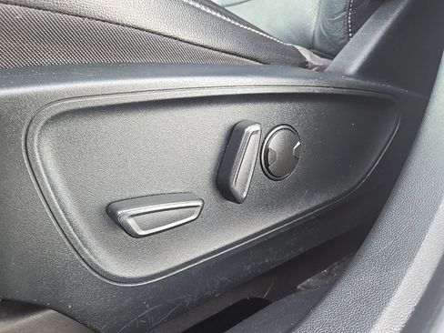 Used 2020 Ford Escape Titanium AWD/4WD image 19