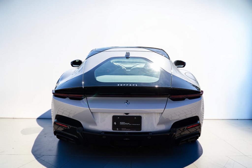 Certified 2025 Ferrari 12Cilindri RWD image 7