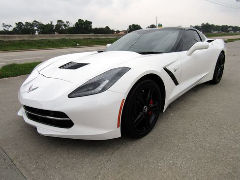 Used 2016 Chevrolet Corvette Stingray Coupe w/ 2LT Preferred Equipment Group RWD image 1