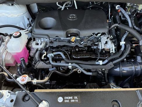 Used 2021 Toyota Sienna Platinum FWD image 38