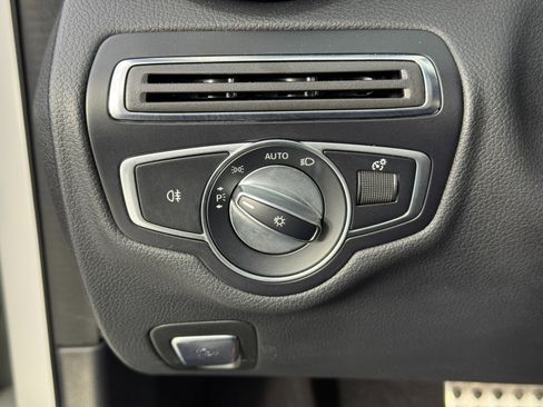 Used 2019 Mercedes-Benz C 300 Sedan w/ AMG Line image 18