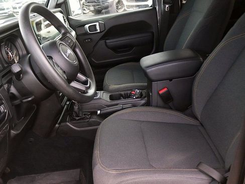 Used 2024 Jeep Gladiator Sport image 14