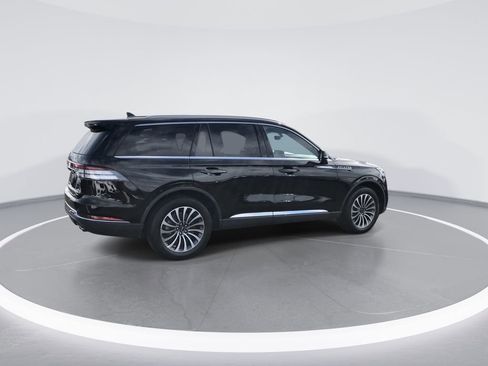 Used 2023 Lincoln Aviator Reserve w/ Elements Package Plus image 8