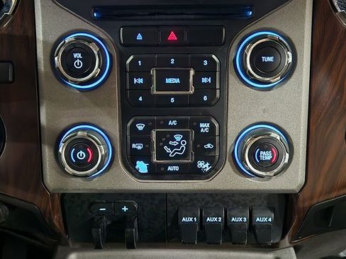 Used 2015 Ford F250 Lariat w/ Chrome Package image 35