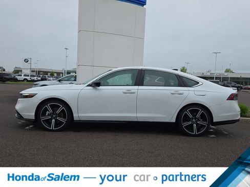 Used 2023 Honda Accord Sport image 3