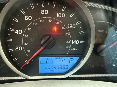 Used 2015 Toyota RAV4 LE AWD/4WD image 9