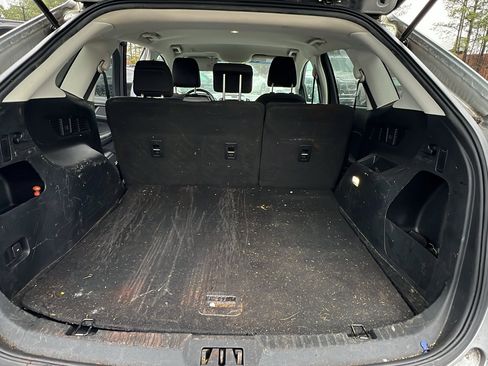 Used 2020 Ford Edge SE image 13