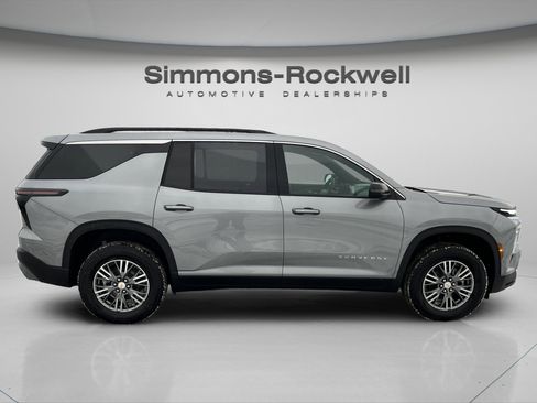 New 2026 Chevrolet Traverse LT image 8