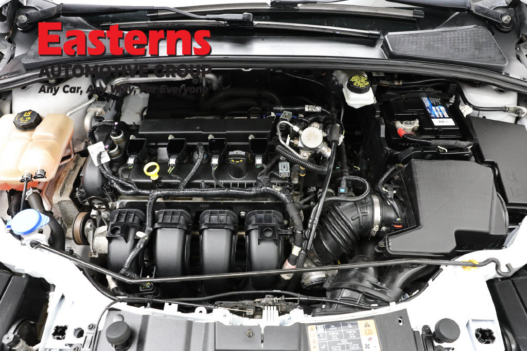 Used 2018 Ford Focus SE w/ Cold Weather Package FWD image 8