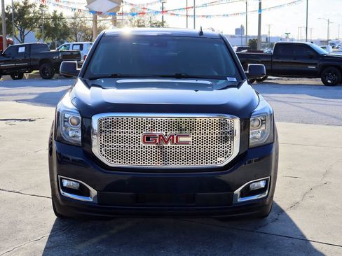 Used 2017 GMC Yukon SLT w/ Open Road Package image 3