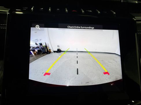 Used 2025 Jeep Grand Cherokee Altitude image 9