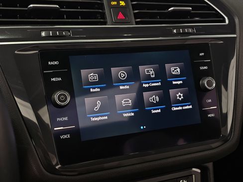 Used 2020 Volkswagen Tiguan SE R-Line image 24