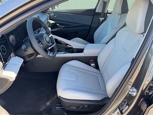 New 2025 Hyundai Elantra Limited image 5