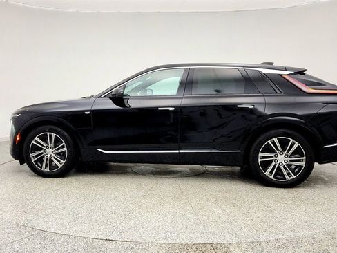 Used 2024 Cadillac Lyriq Luxury image 8