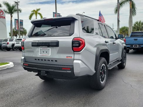 Used 2026 Toyota 4Runner SR5 AWD/4WD image 11
