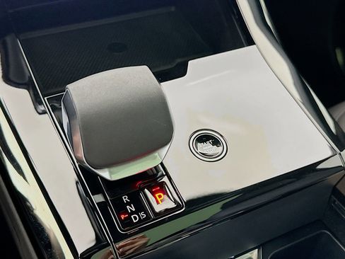 Used 2025 Land Rover Range Rover Sport Dynamic SE image 18