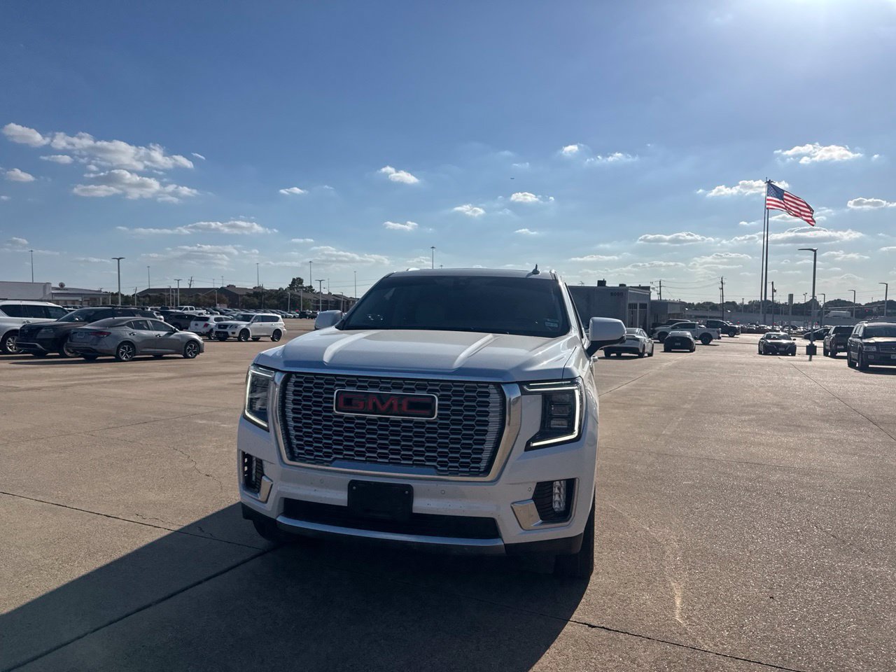 Used 2021 GMC Yukon Denali w/ LPO, Illumination Package AWD/4WD image 8