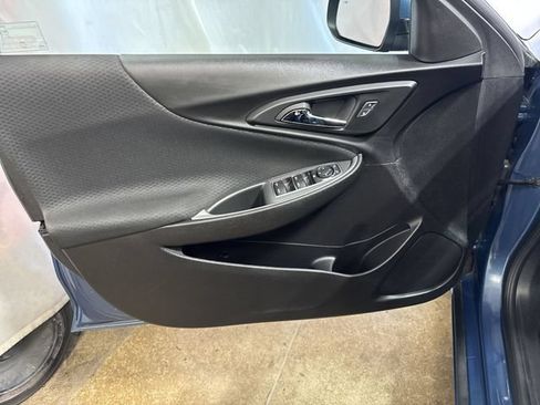 Used 2024 Chevrolet Malibu RS FWD image 21