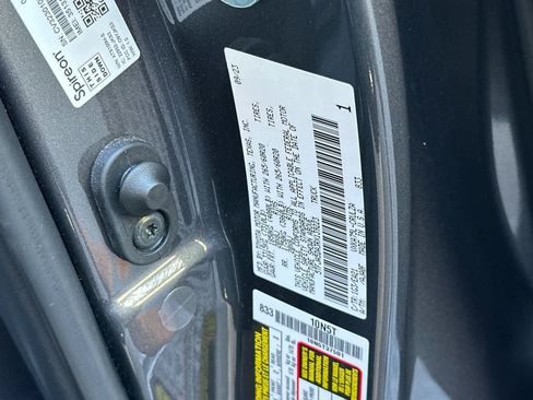 Used 2024 Toyota Tundra Limited image 32