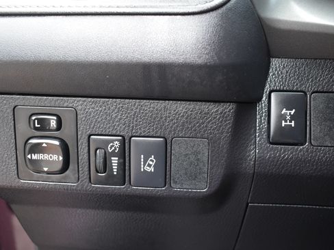 Used 2017 Toyota RAV4 LE w/ All Weather Liner Package AWD/4WD image 46