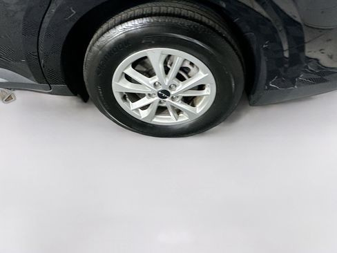 Used 2024 Kia Carnival LX image 11