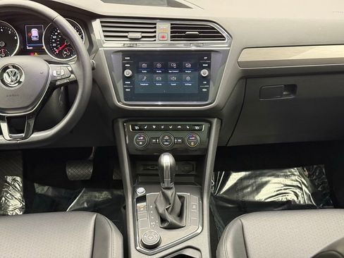 Used 2019 Volkswagen Tiguan SE w/ Panoramic Sunroof Package image 31