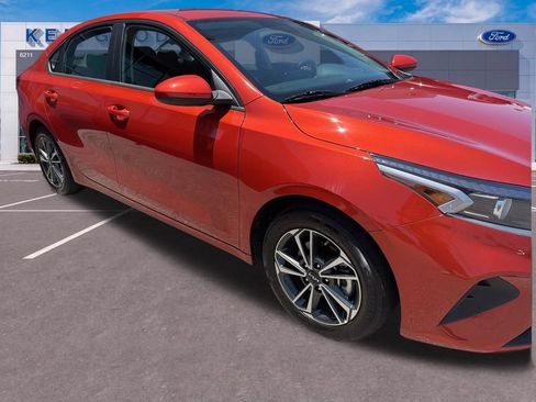 Used 2023 Kia Forte LXS FWD image 3