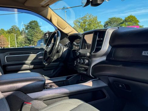 Used 2019 RAM 1500 Big Horn AWD/4WD image 16