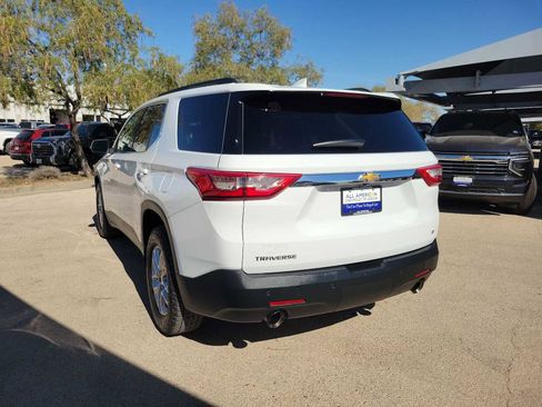 Used 2021 Chevrolet Traverse LT image 4
