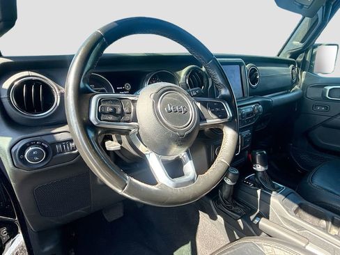 Used 2021 Jeep Gladiator Overland AWD/4WD image 12