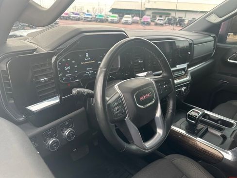 Used 2023 GMC Sierra 1500 Elevation image 2