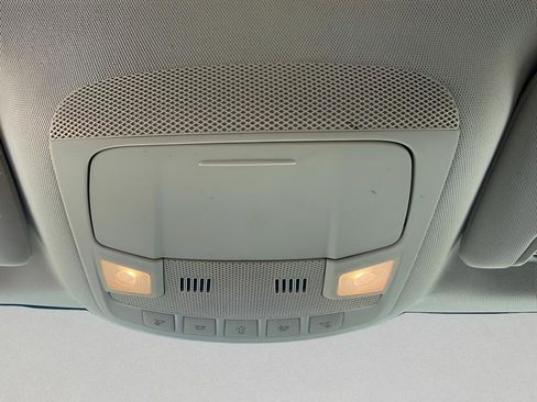 Used 2015 Ford Edge SE image 24