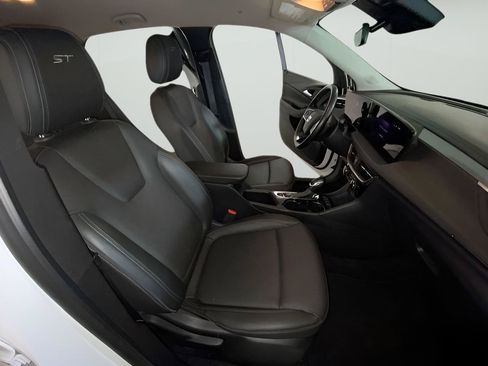 Used 2024 Buick Encore GX Sport Touring AWD/4WD image 41