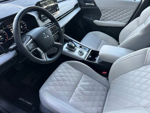 Used 2023 Mitsubishi Outlander SEL AWD/4WD image 9