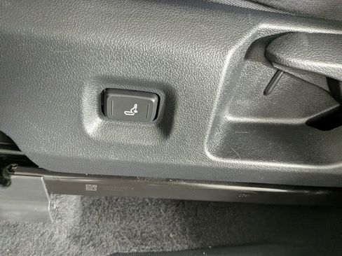 Used 2024 Toyota Tacoma TRD Off-Road image 16