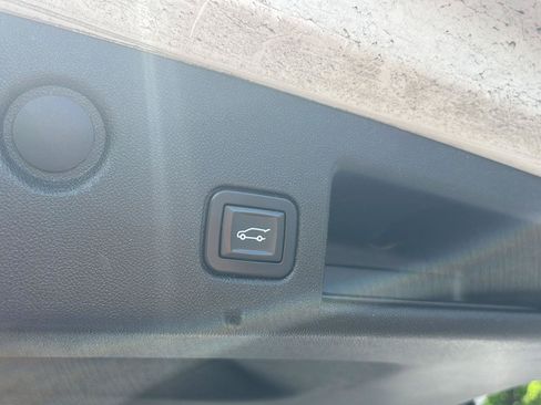 Used 2018 Chevrolet Equinox LT AWD/4WD image 22