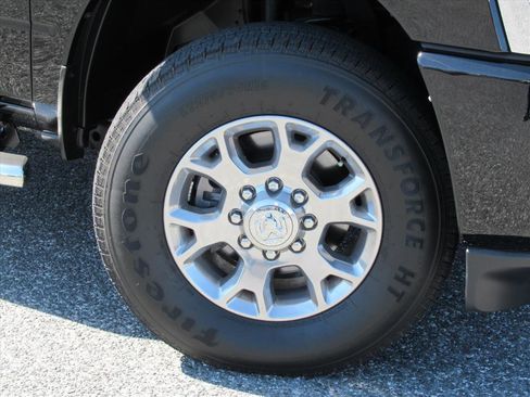 Used 2024 RAM 3500 Laramie AWD/4WD image 7