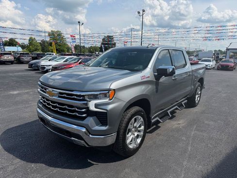 Used 2025 Chevrolet Silverado 1500 LTZ AWD/4WD image 9