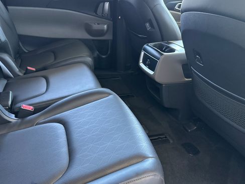 Used 2026 Kia Carnival FWD image 33