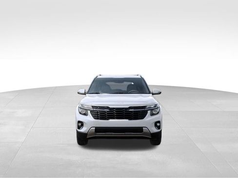 Certified 2025 Kia Seltos S image 2