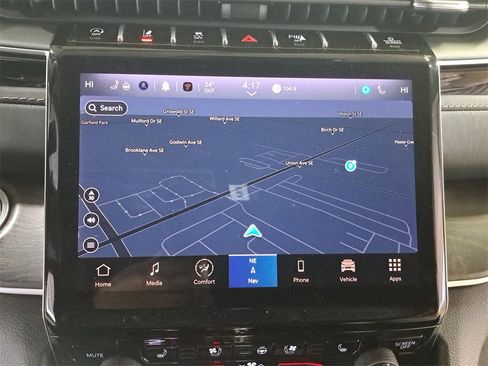 Certified 2022 Jeep Grand Cherokee Limited w/ Luxury Tech Group II image 24