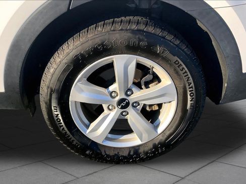 Used 2023 Kia Sorento LX FWD image 10