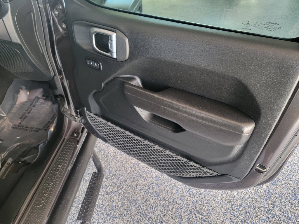 Used 2018 Jeep Wrangler Unlimited Sport S AWD/4WD image 12