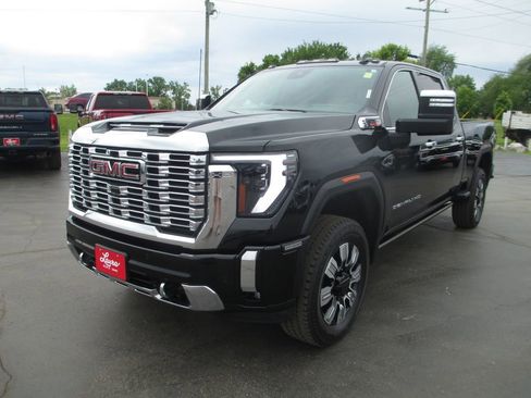 Used 2024 GMC Sierra 2500 Denali w/ Denali Reserve Package AWD/4WD image 11