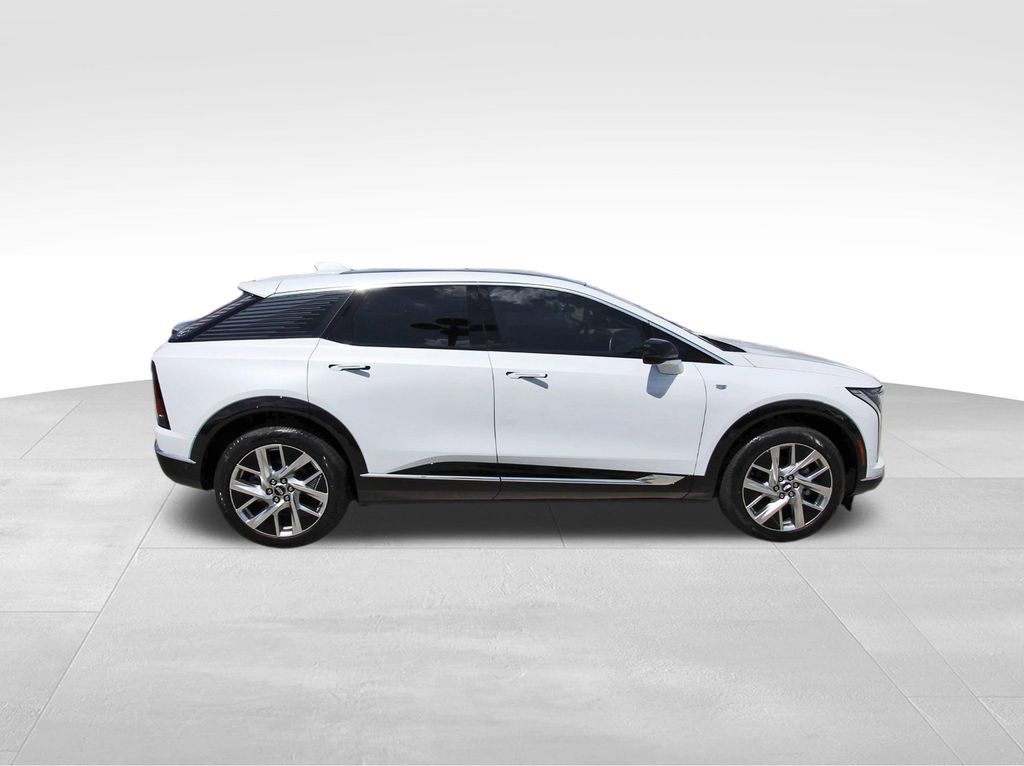 New 2027 Cadillac Optiq Luxury AWD/4WD image 5