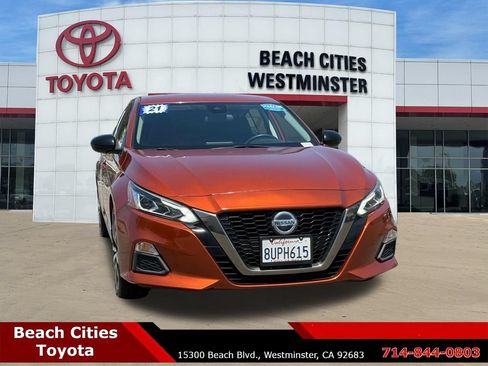 Used 2021 Nissan Altima 2.5 SR FWD image 3